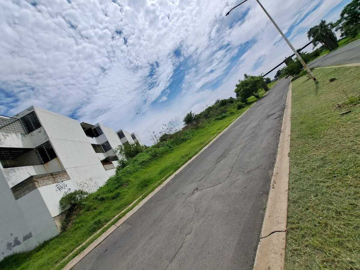 4 de 8: TERRENO COMERCIAL COLINDA CON 1525 DEPTOS