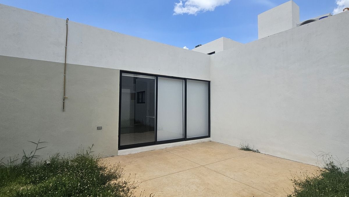 4 of 14: Patio