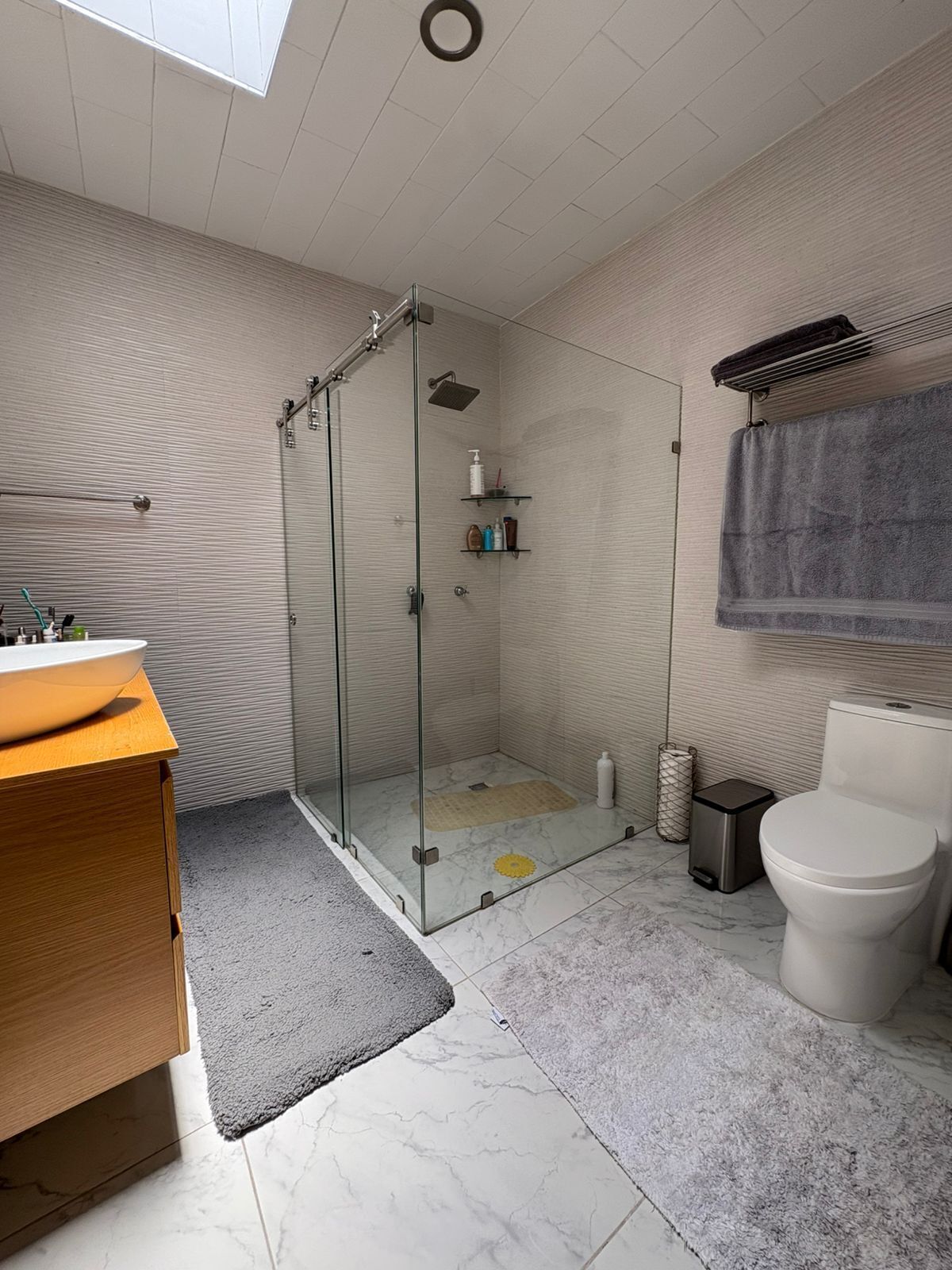 12 de 21: Baños completos con cancel