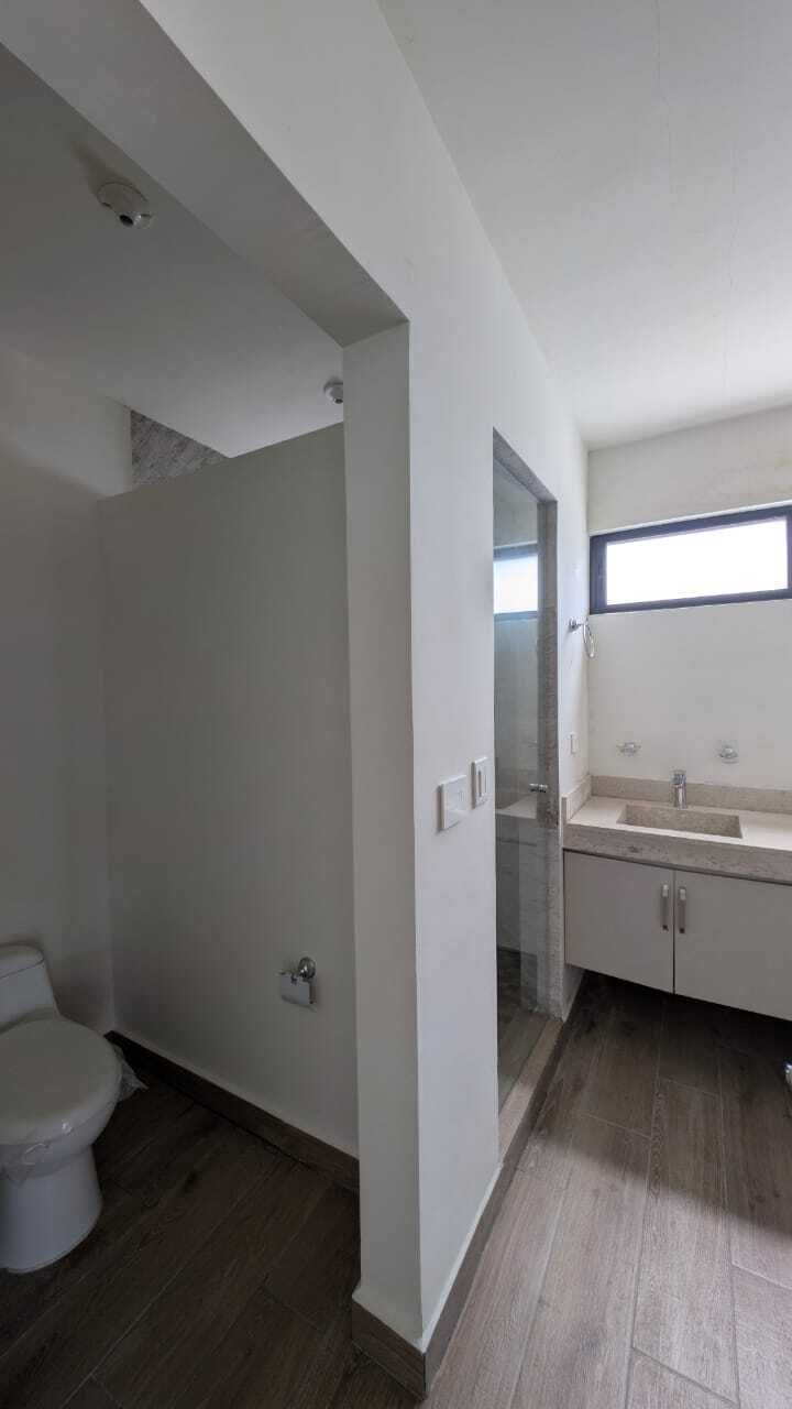 9 de 37: BAÑO