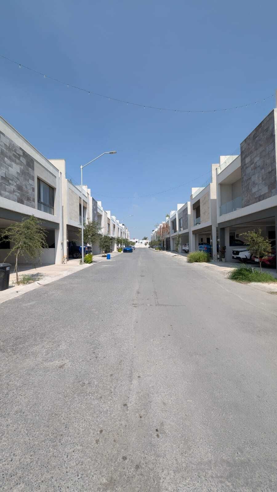 35 de 37: VISTA DE CALLE PRIVADA