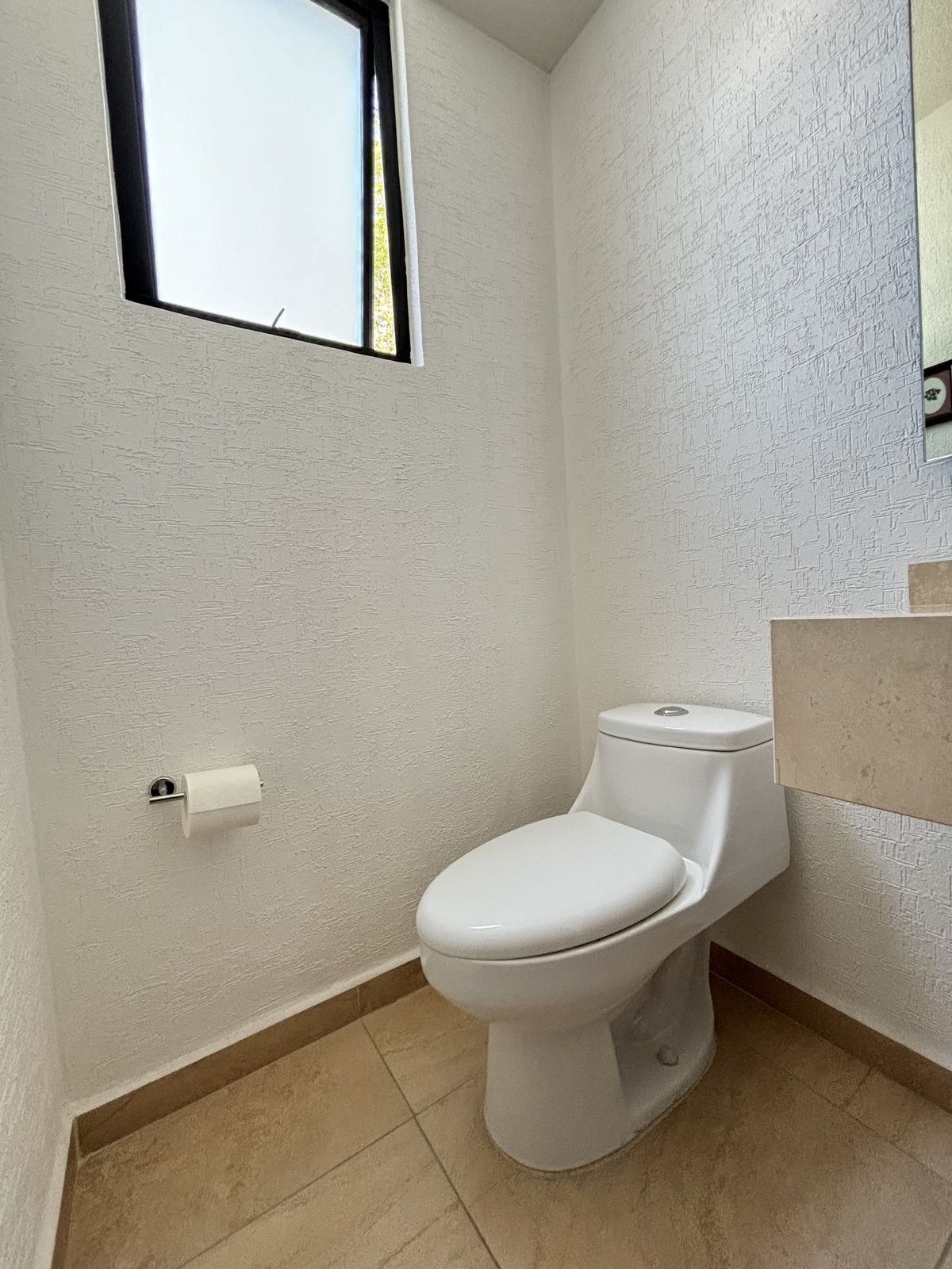 9 de 41: Baño de visitas