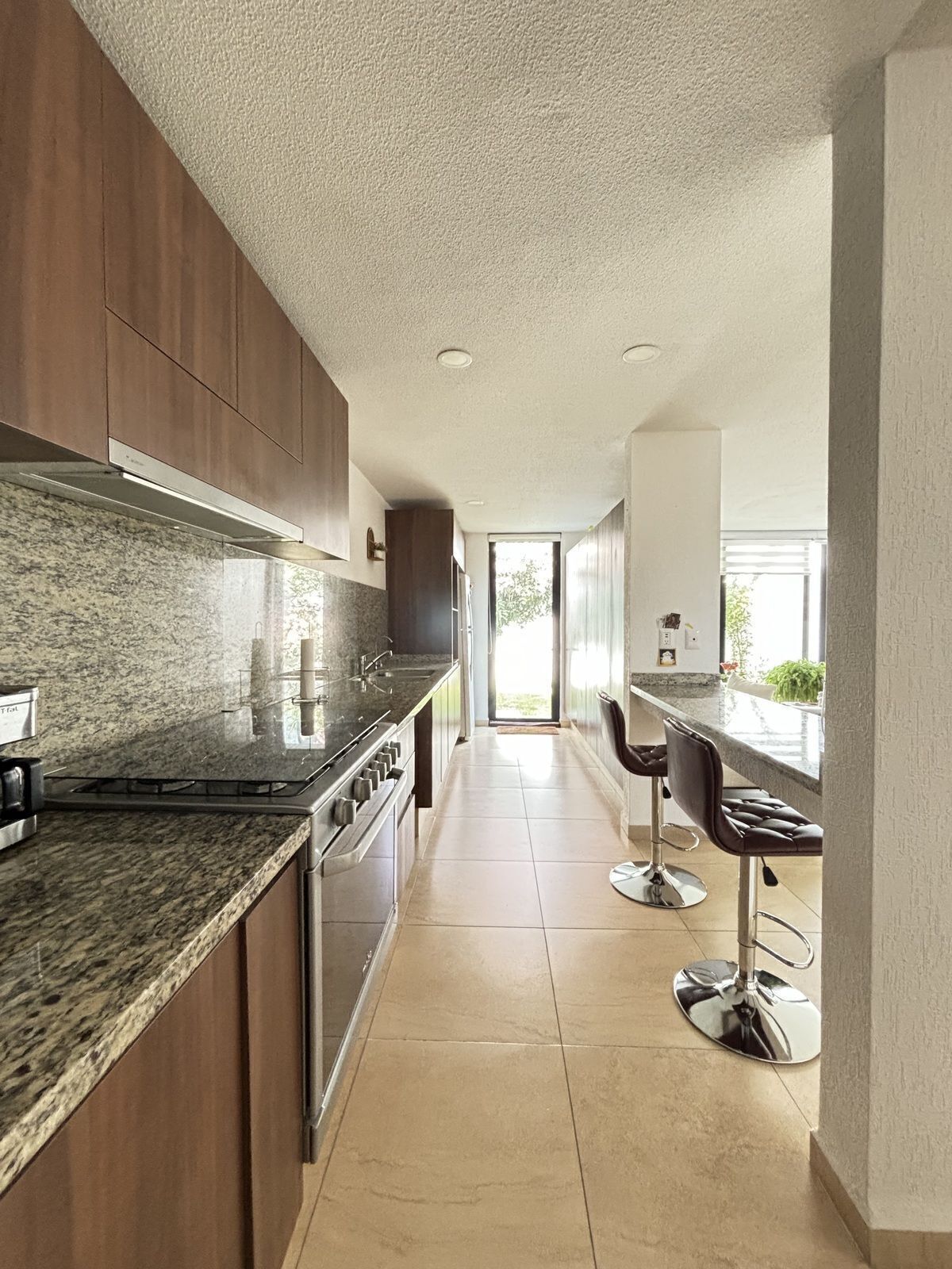 4 de 41: Cocina amplia