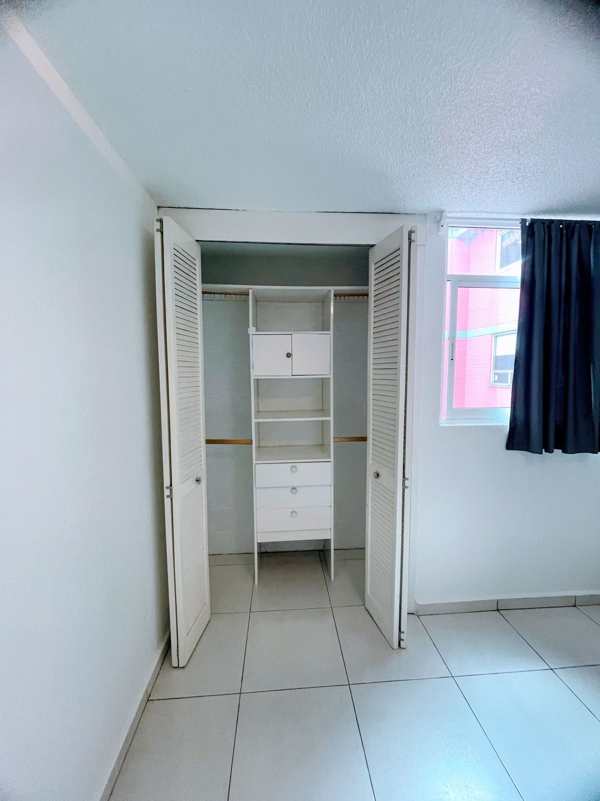 16 de 26: Closet Segunda Recámara
