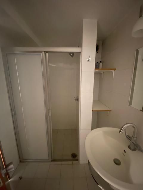 4 of 14: Baño