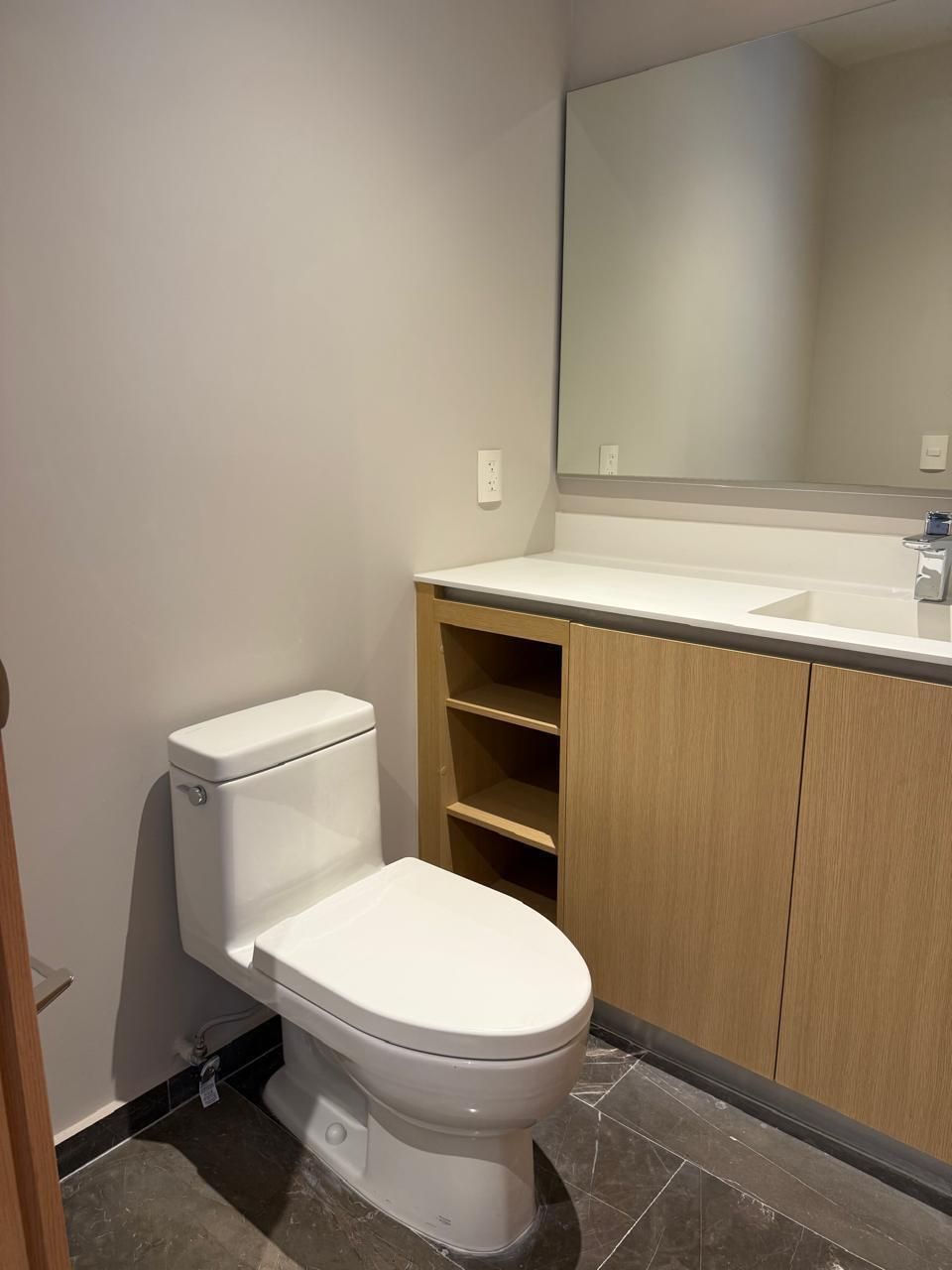 6 de 27: Medio baño