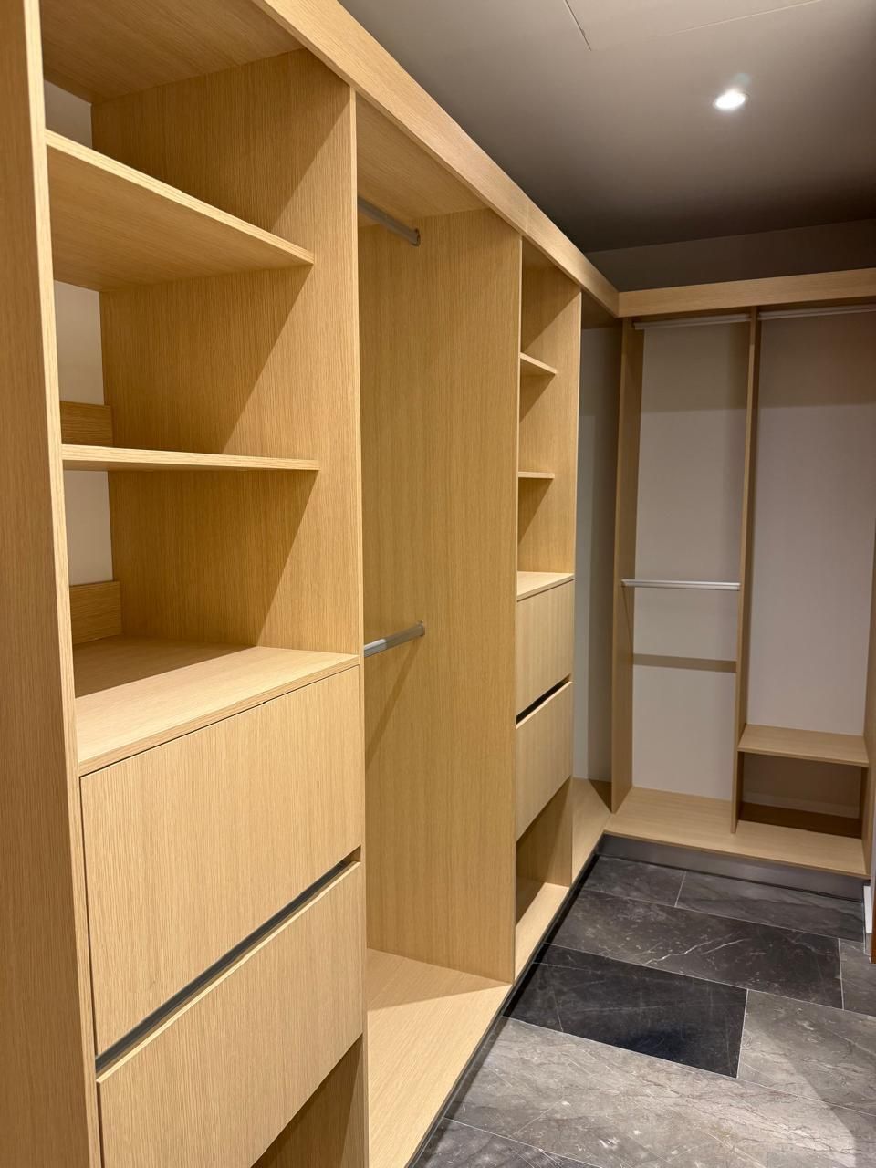 10 de 27: Vestidor