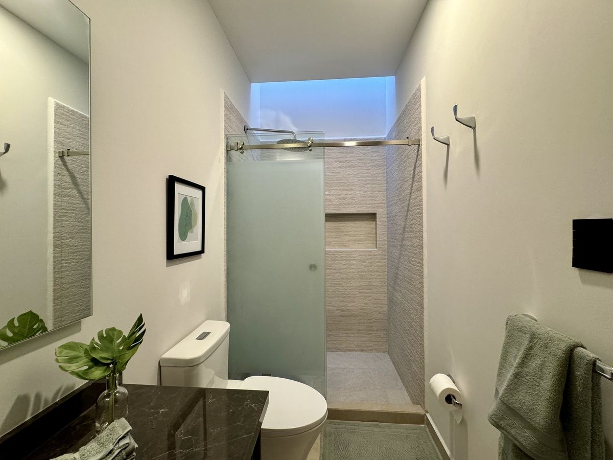 15 de 23: Baño privado recámara B