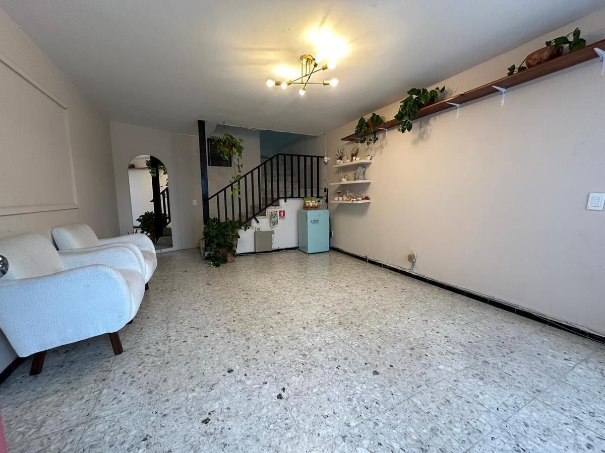 2 de 7: Sala de espera