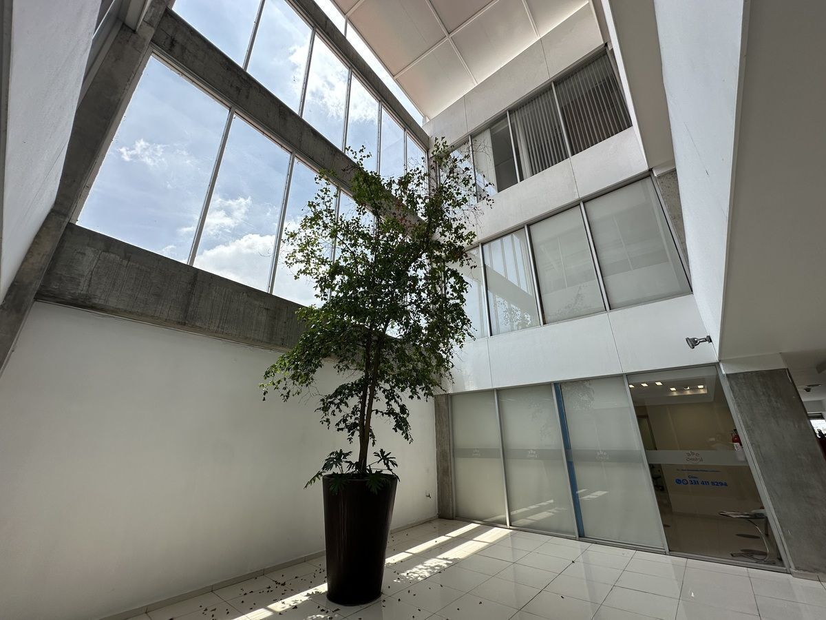 INCREÍBLE OPORTUNIDAD DE INVERSIÓN OFICINA EN VENTA EN GUADALAJARA - foto 4
