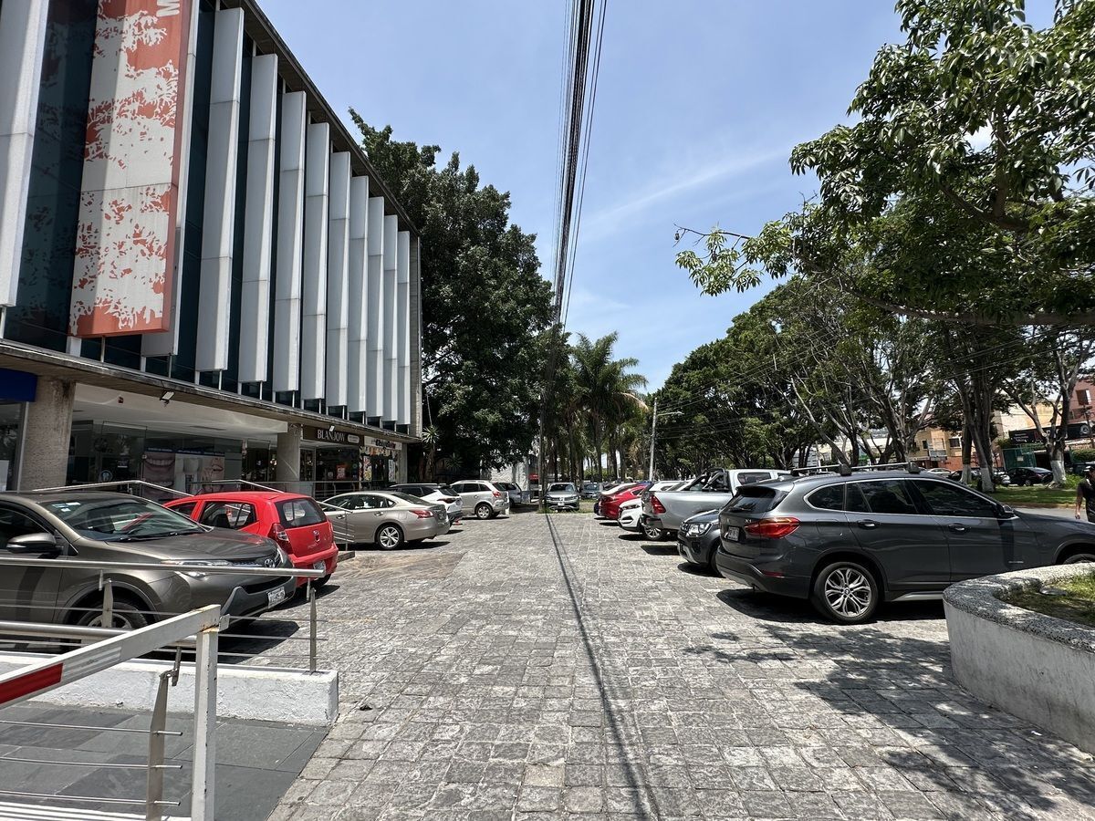 INCREÍBLE OPORTUNIDAD DE INVERSIÓN OFICINA EN VENTA EN GUADALAJARA