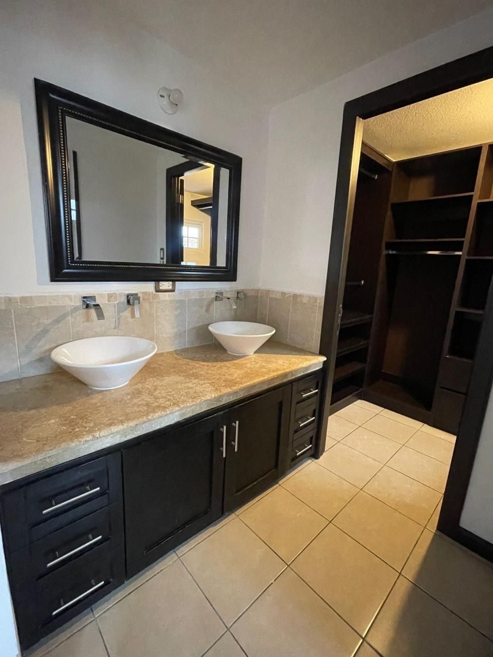 5 de 18: baño dormitorio principal