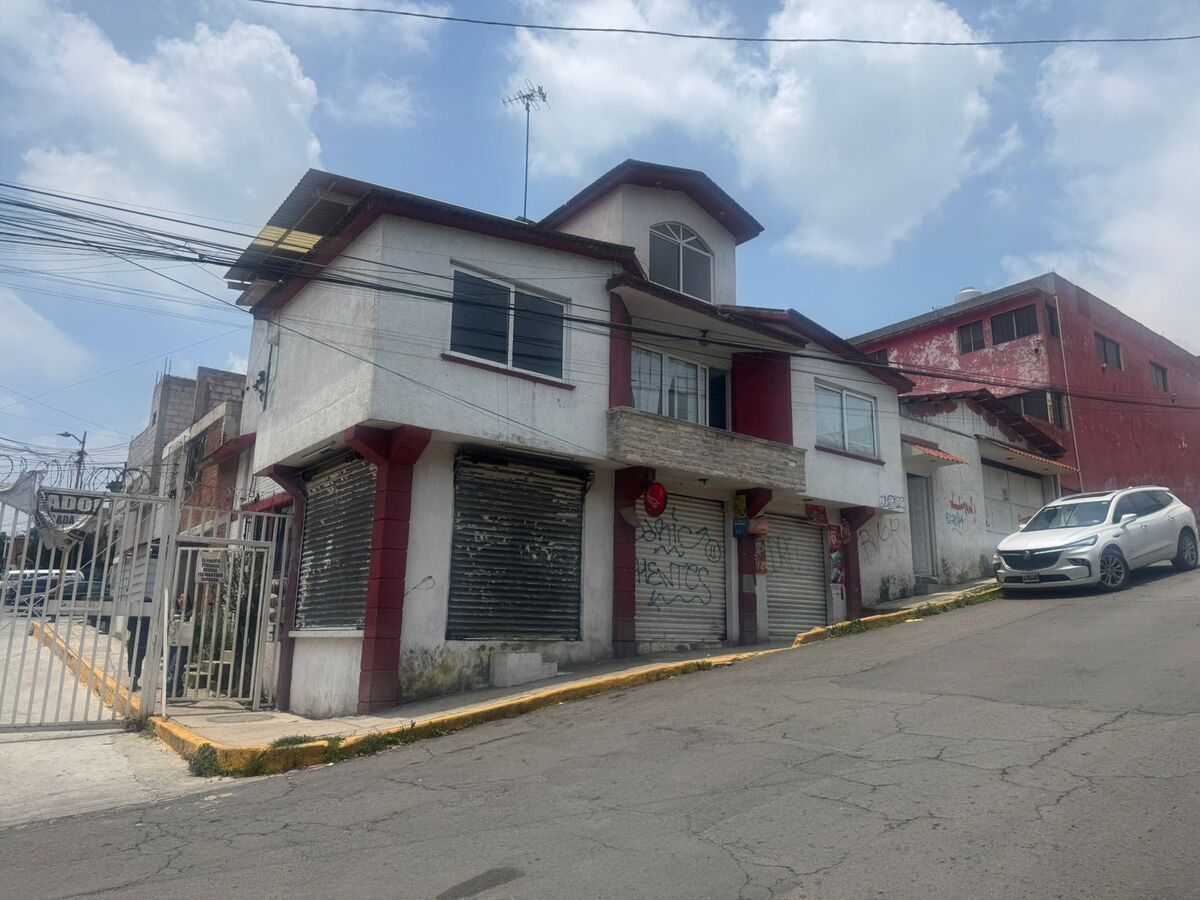 2 of 6: Calle
