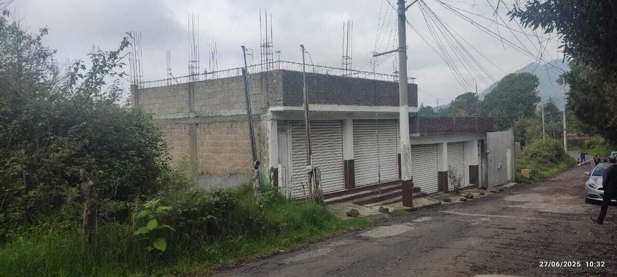 1 de 24: Vista lateral izquierda