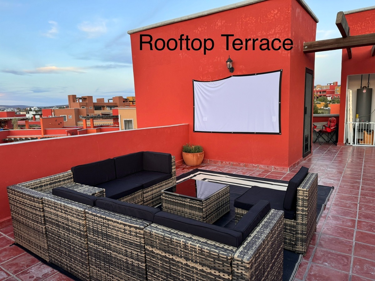 19 of 30: Roof garden.