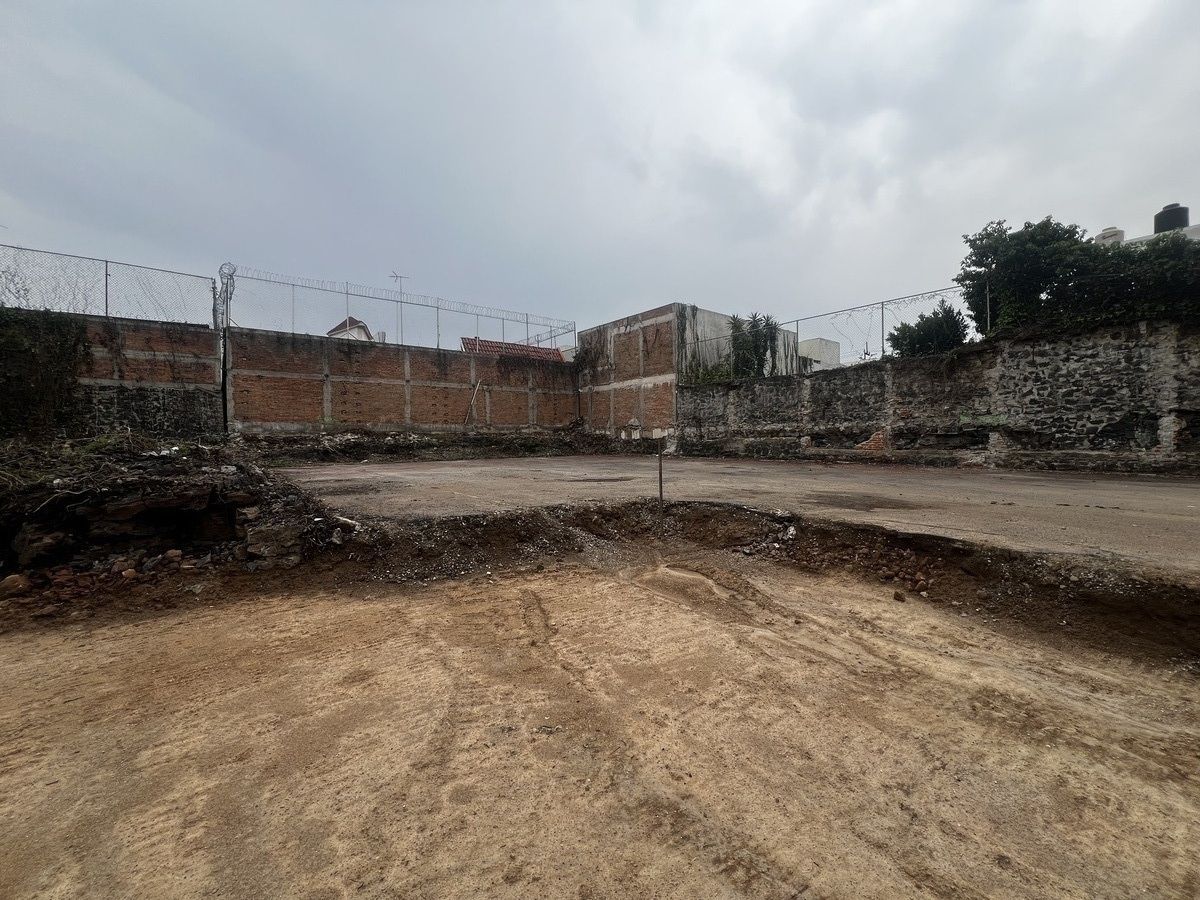 2 of 6: Terreno Plano