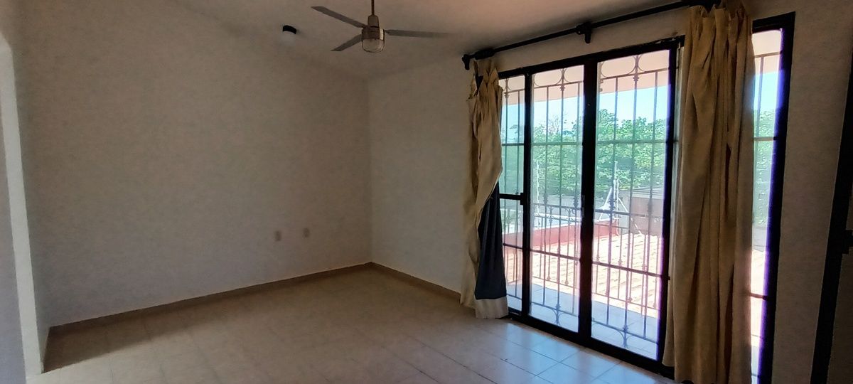 4 of 20: Habitación principal