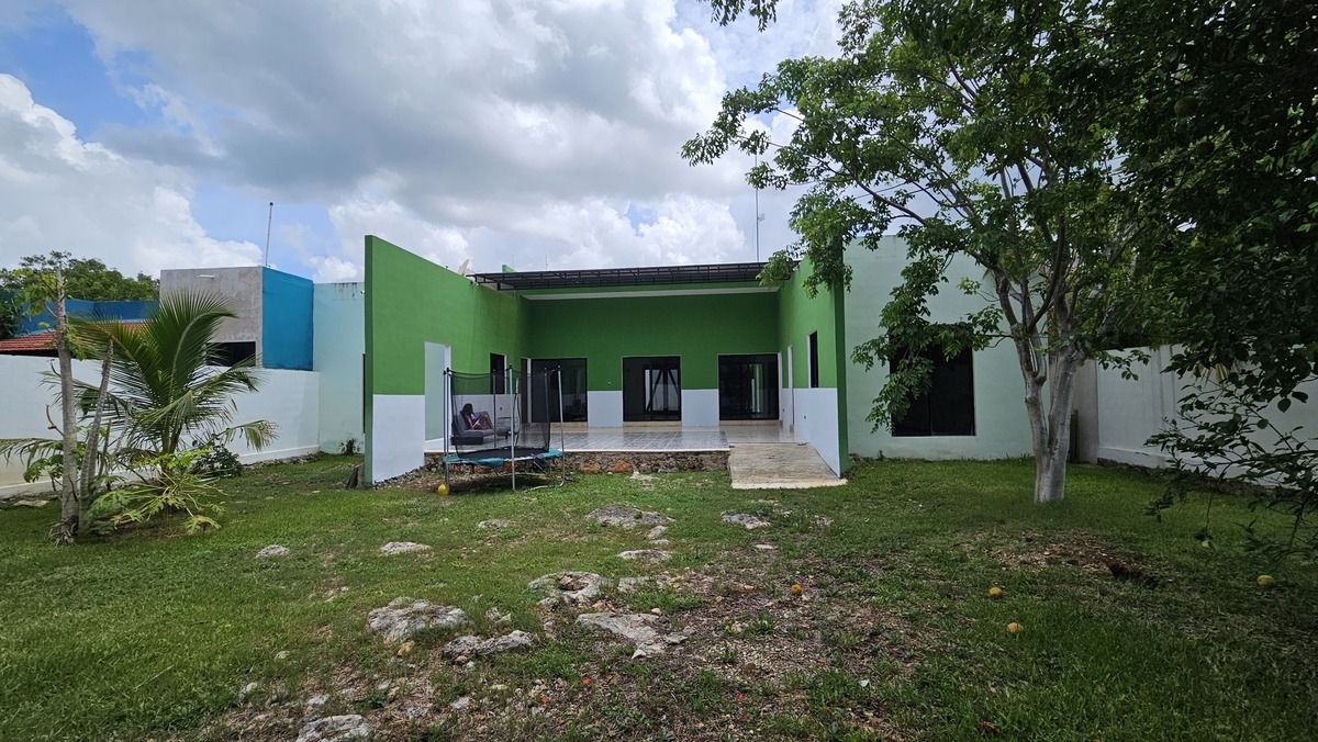 14 de 19: Fachada Posterior