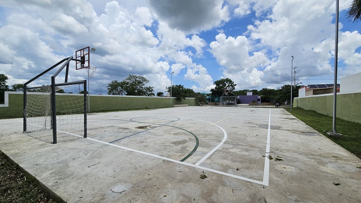 16 de 19: Cancha de Baloncesto