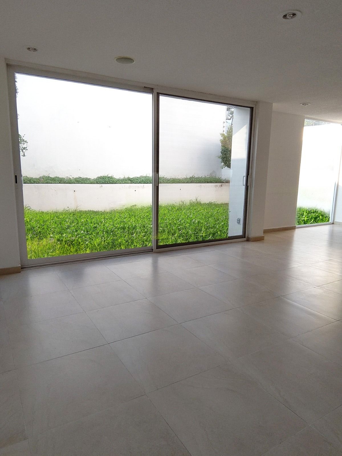 4 de 17: sala comedor y cocina dan a Jardin