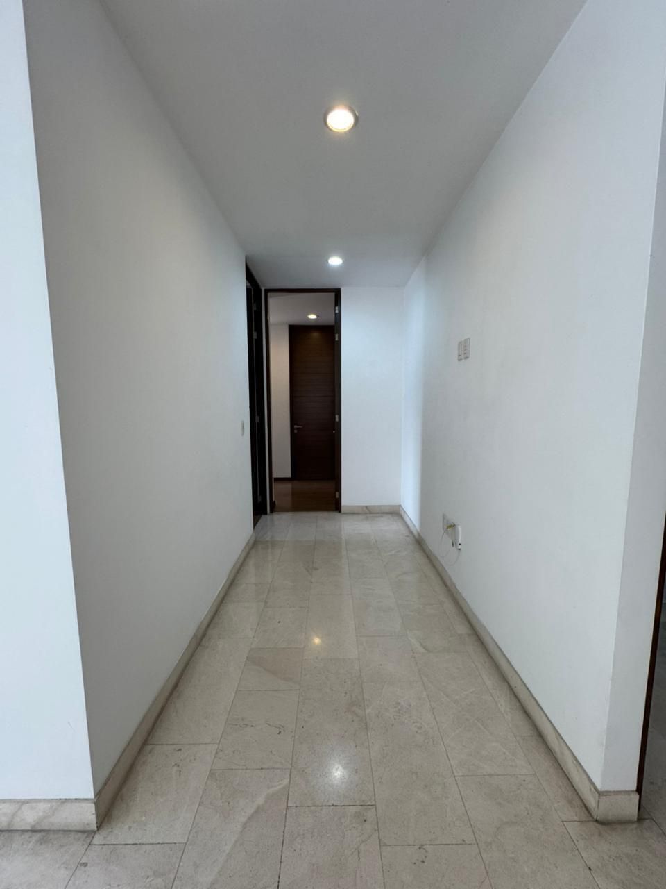 5 de 22: PASILLO AREA DE NOCHE