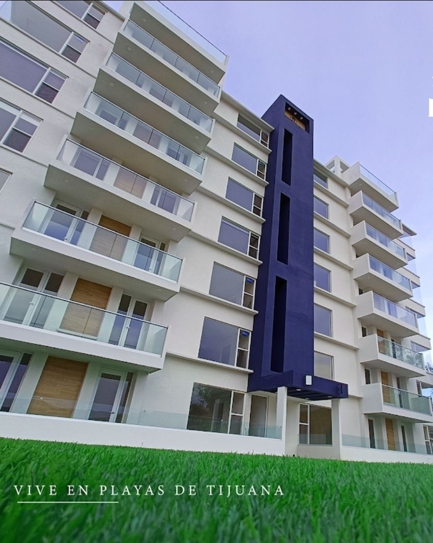 1 of 19: Fachada edificio