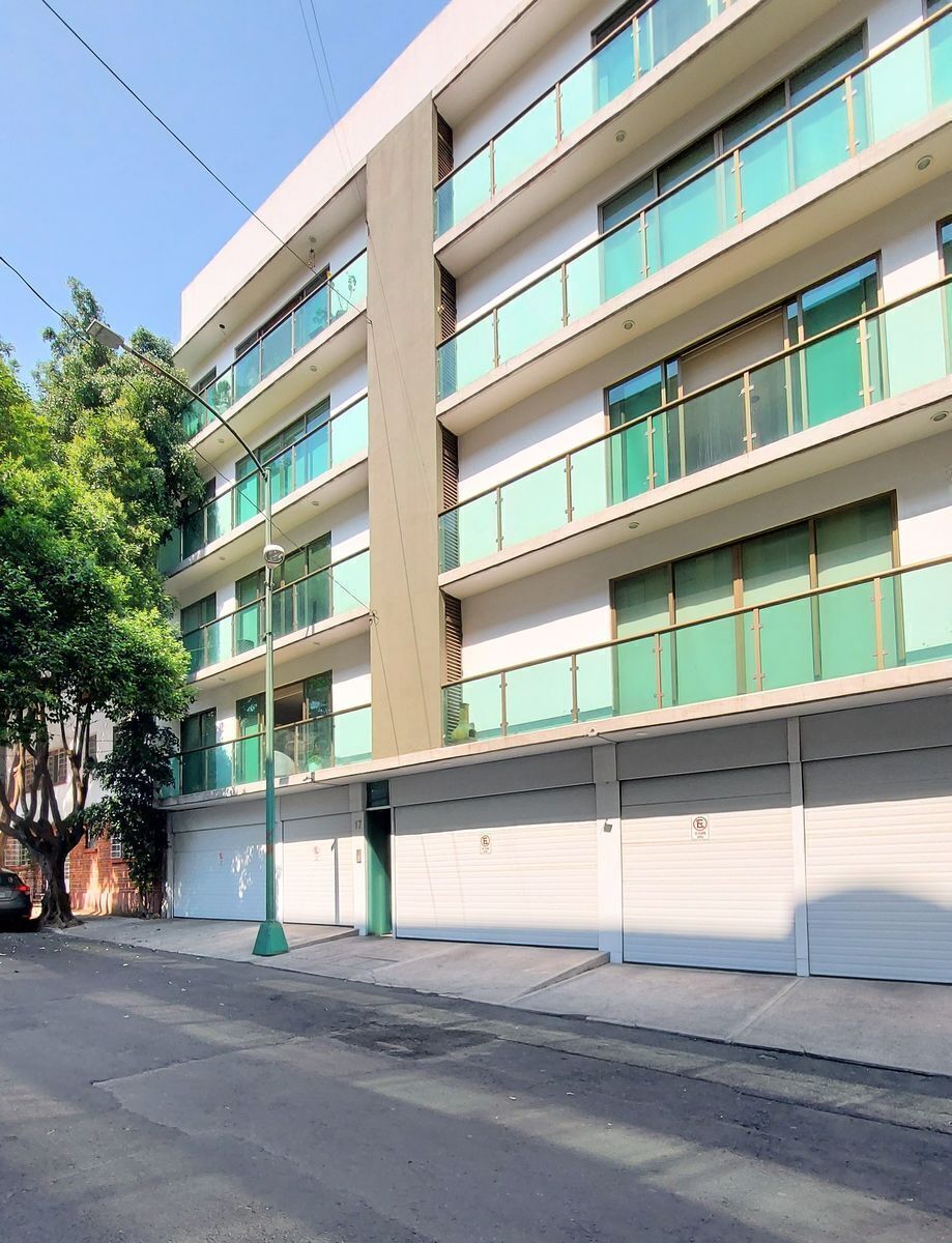 1 de 12: FACHADA
