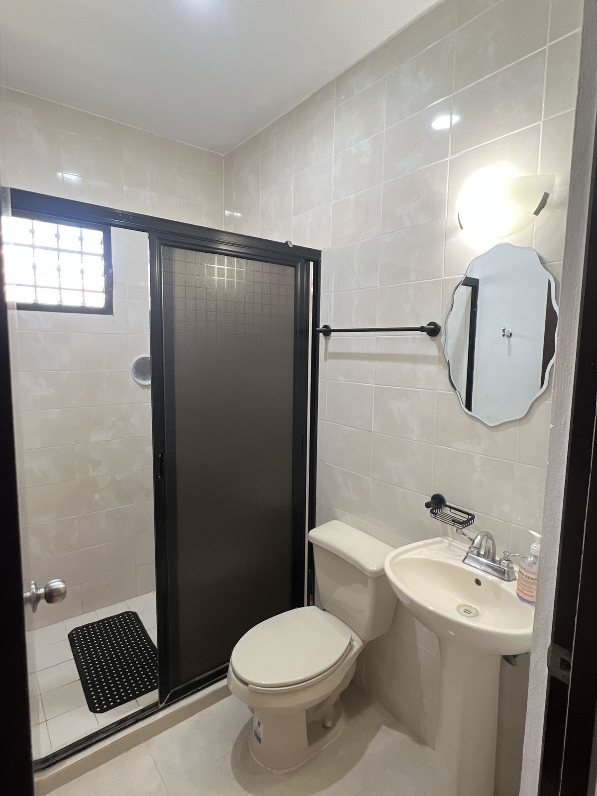 5 of 17: baño