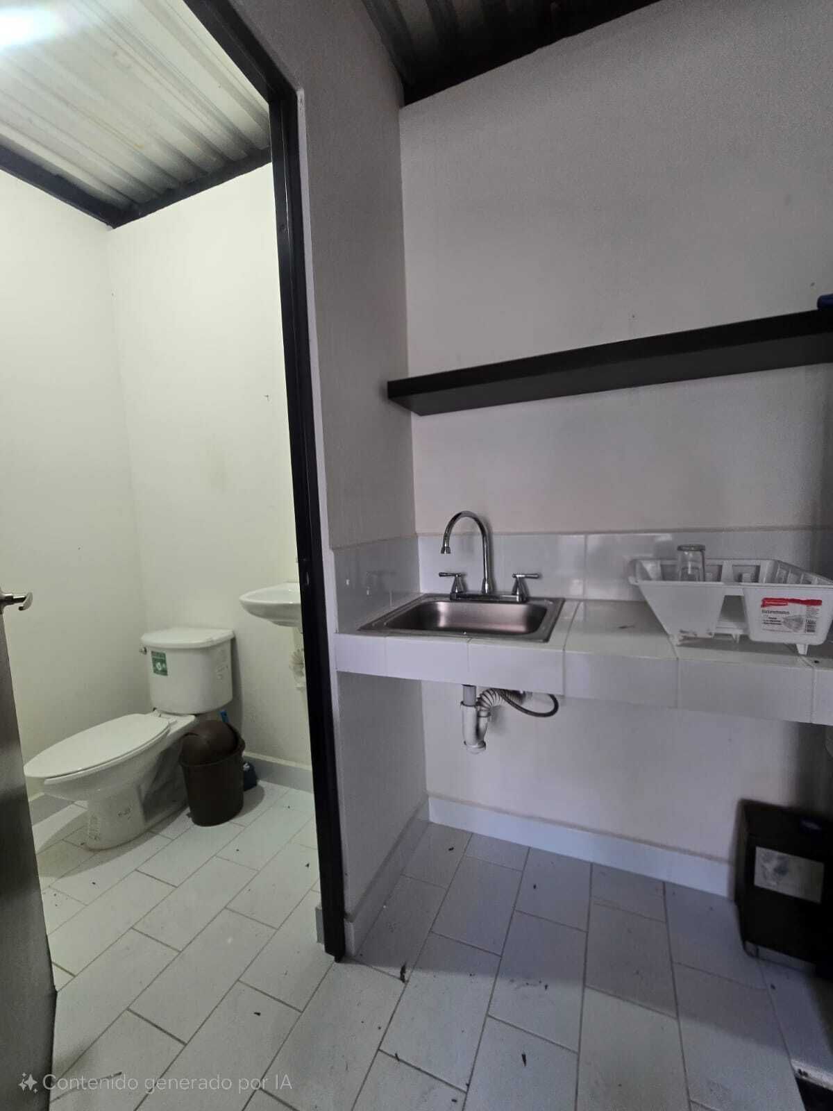 14 de 25: MEDIO BAÑO , AREA AL AIRE LIBRE