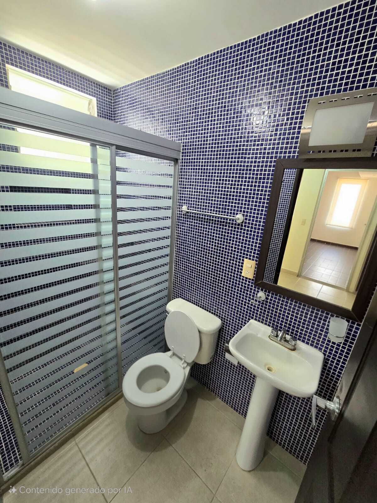 21 de 25: BAÑO COMPLETO EN PLANTA ALTA