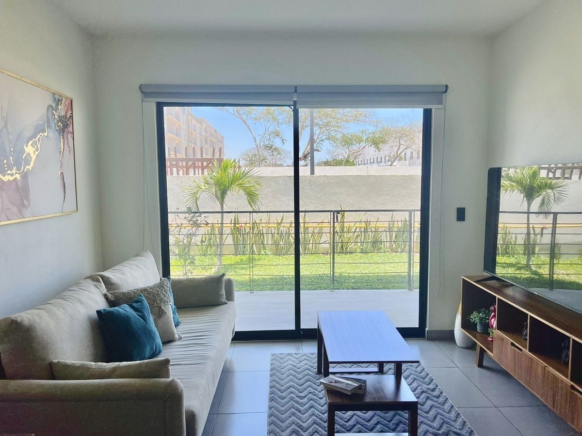 1 of 13: Sala terraza