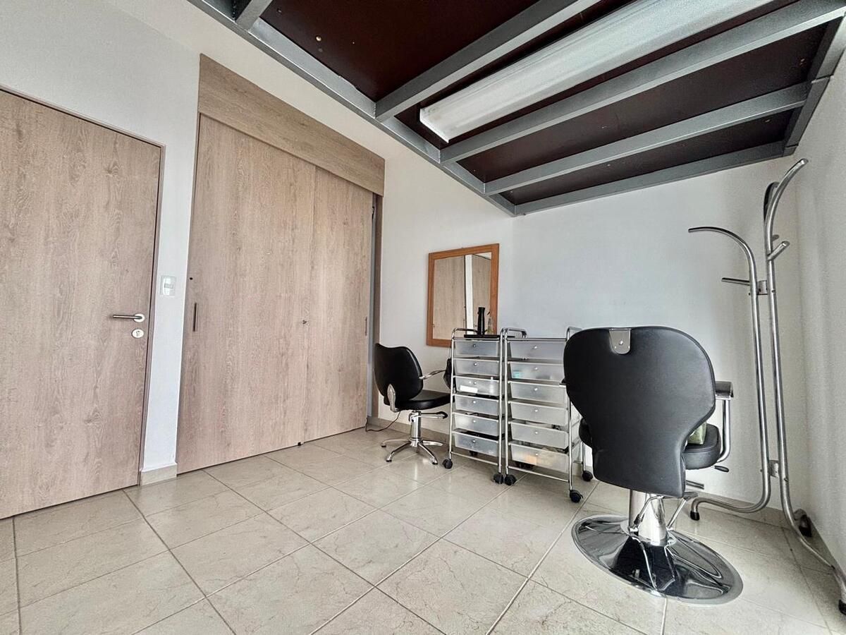 20 de 49: Rec sec 2 con closet de piso a techo .