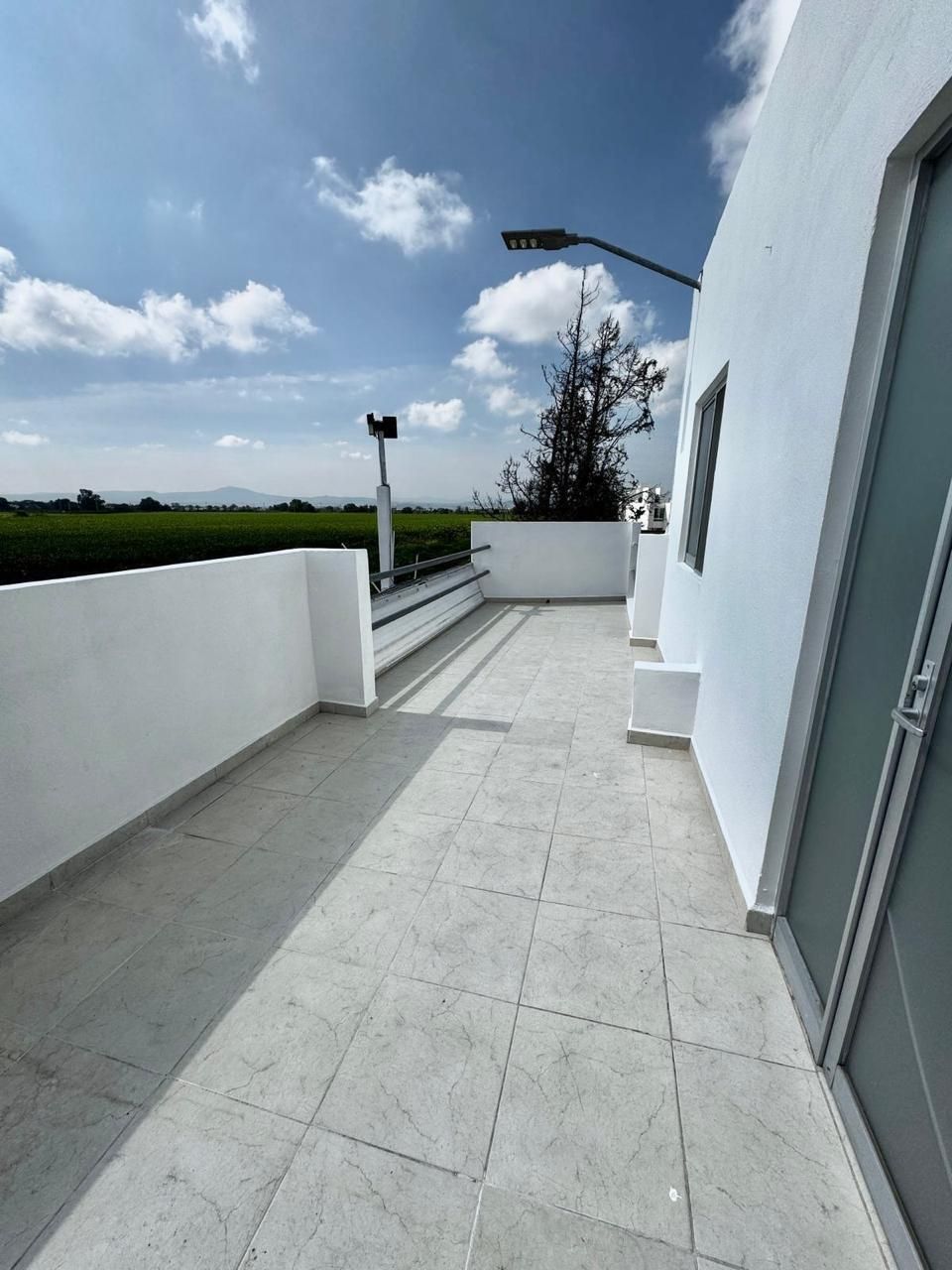 32 de 49: Terraza trasera en PA