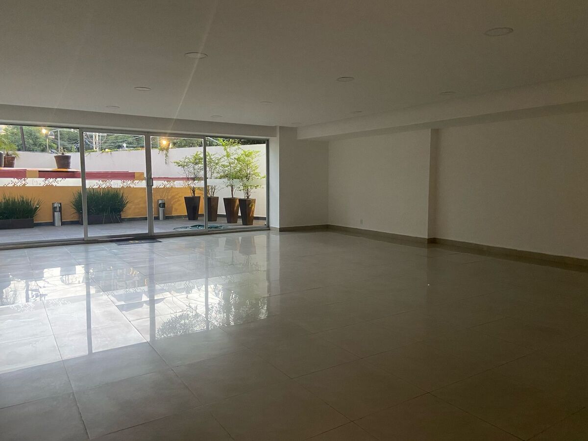 36 de 38: Salon de Fiestas