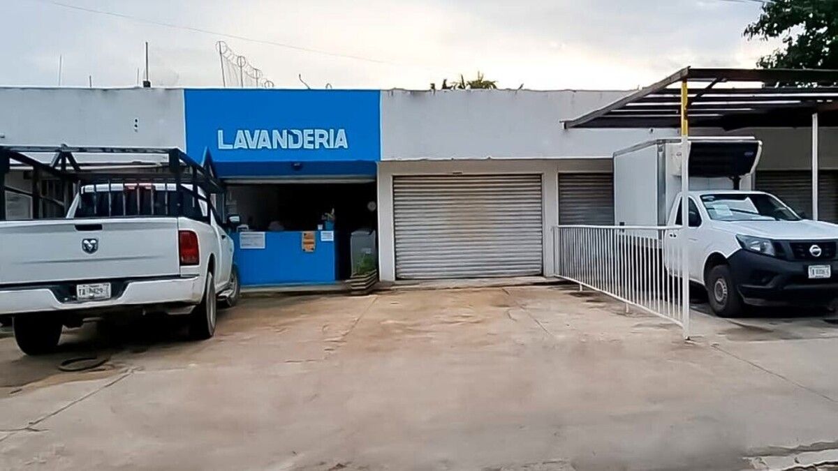 1 de 4: Foto frontal de locales