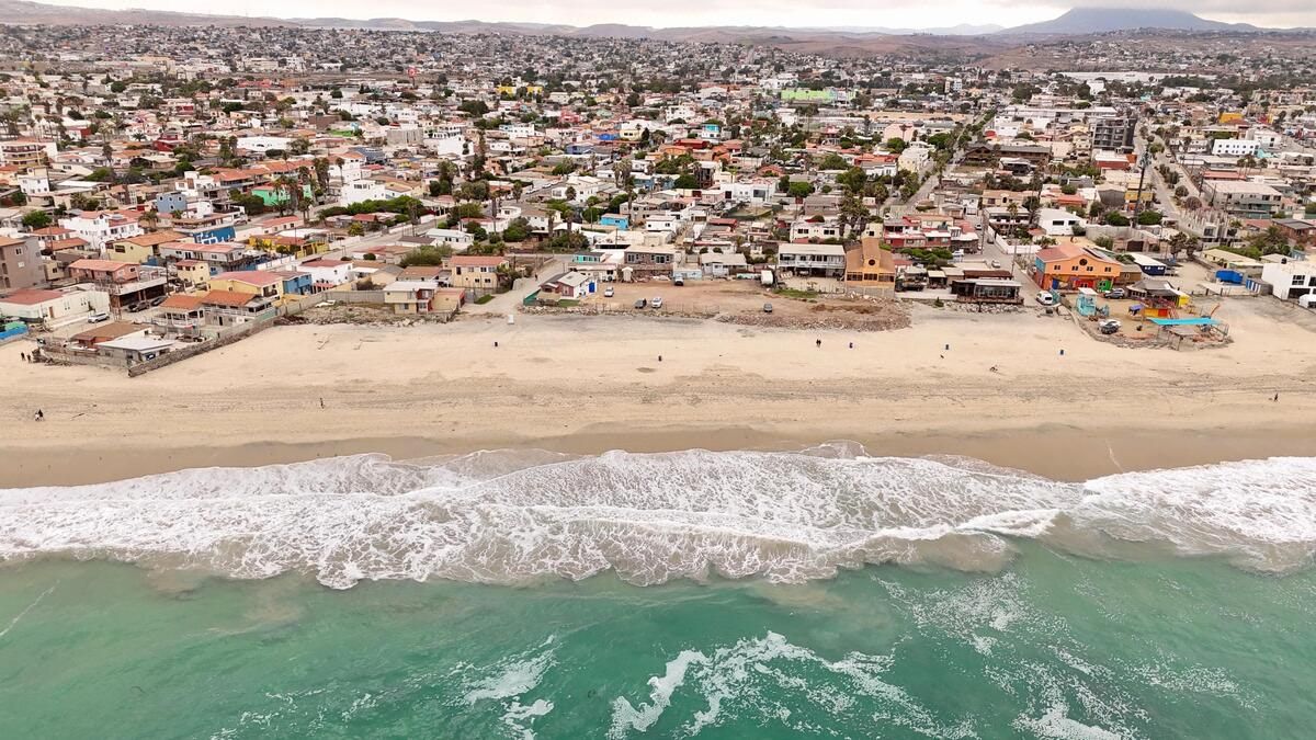 Terreno en Venta en Playas de Rosarito. Cerca de Blvd Benito Juarez.