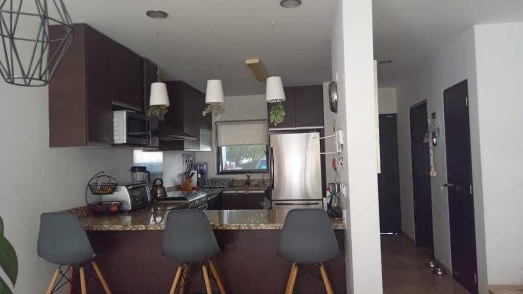 6 of 17: Barra Cocina