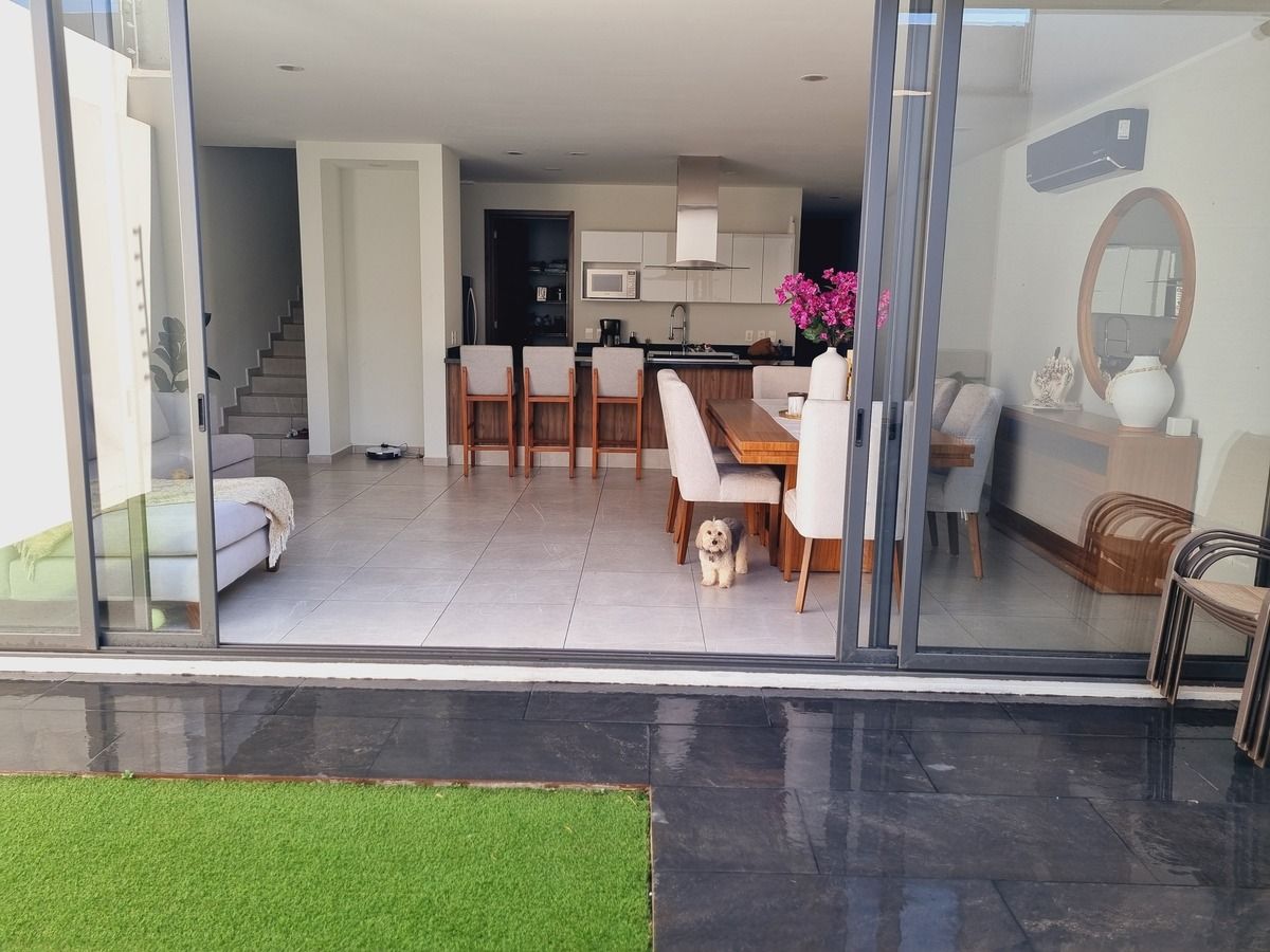 2 de 18: Sala comedor