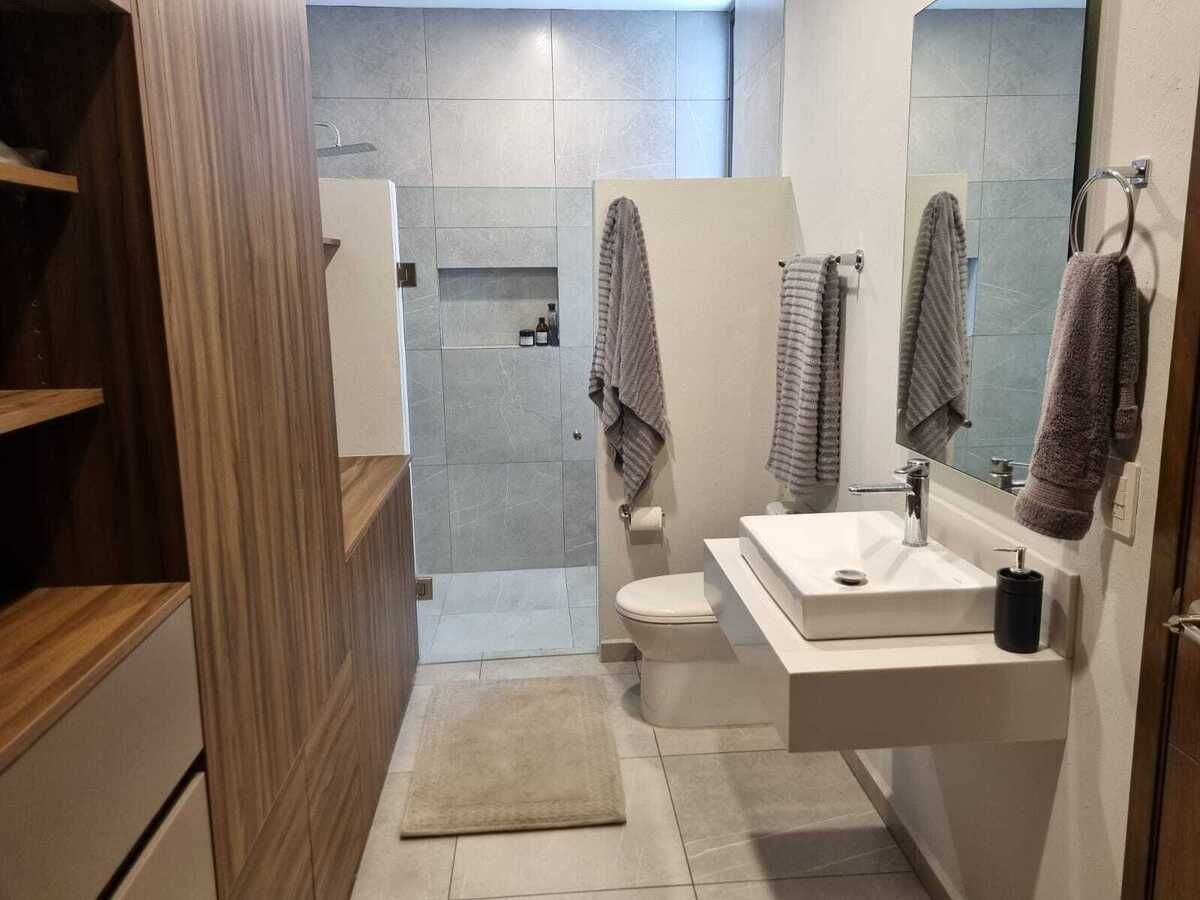 8 de 18: baño de recámara principal