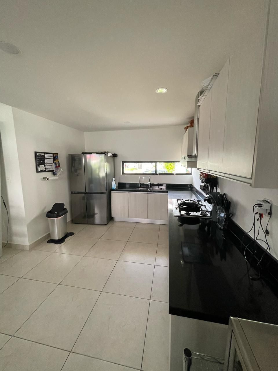 2 of 16: Spacious kitchen, Altaria Residencial