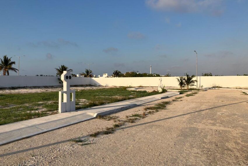 Terreno Residencial en Venta en Puerto Esmeralda, Chelem – A Solo 2 Cuadras del - foto 2