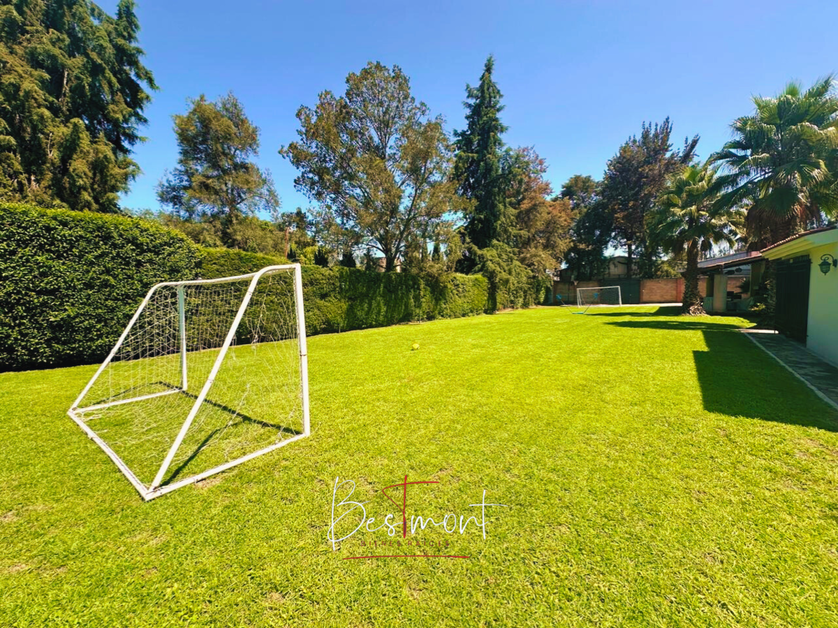 35 de 45: Jardín Frontal