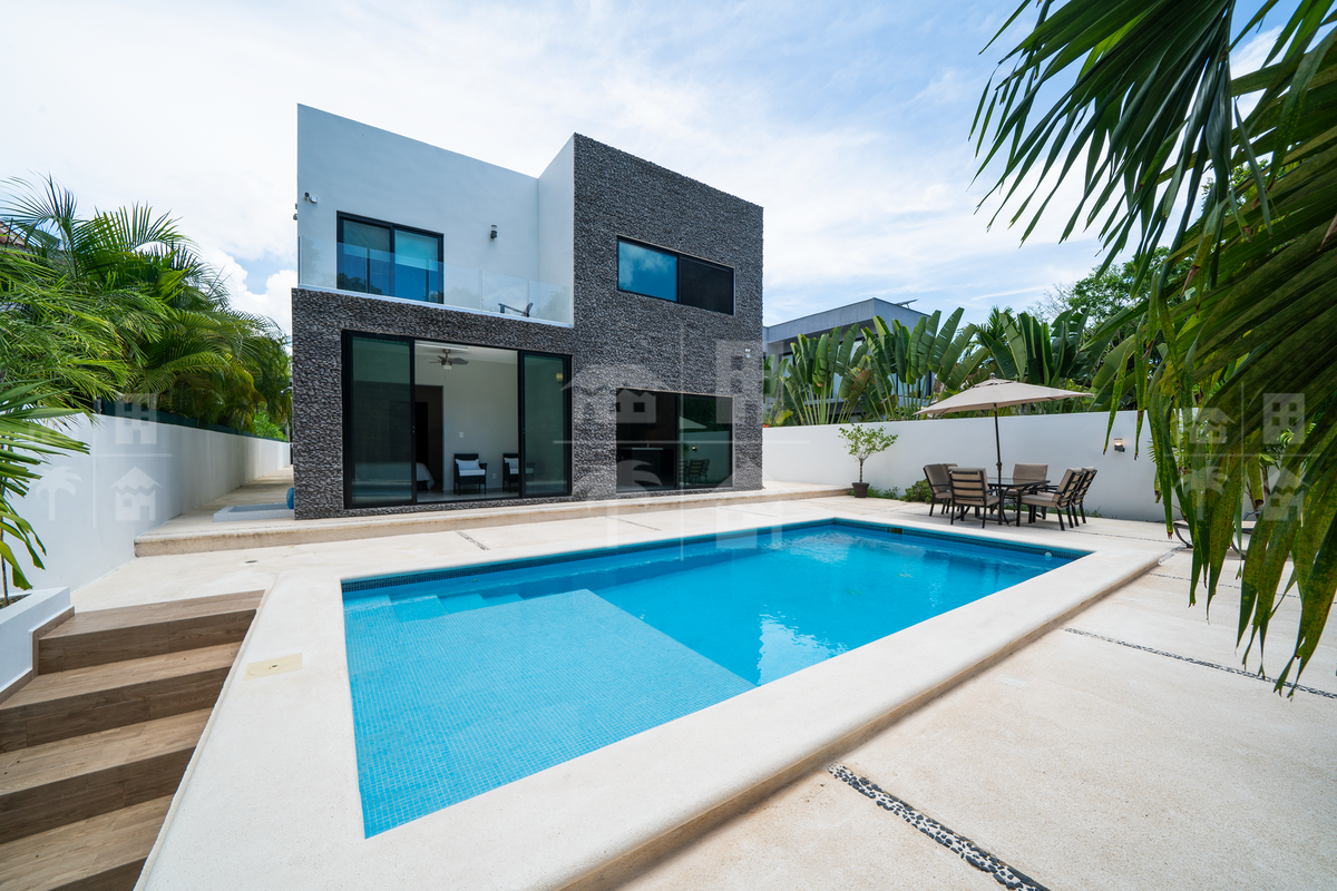 3 of 37: Pool