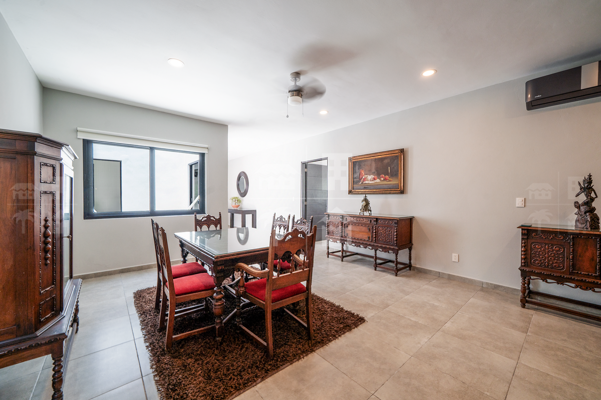4 of 37: Living area