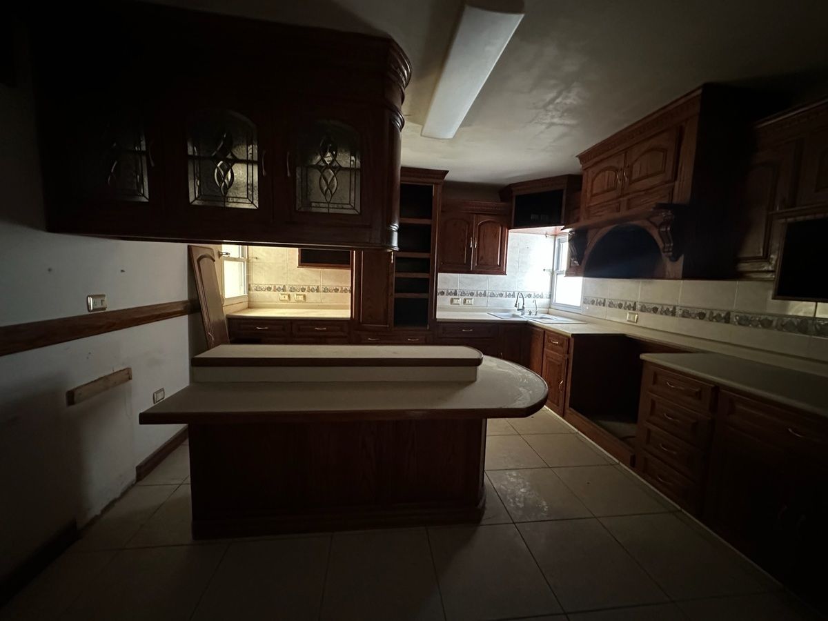 5 de 11: Cocina integral de madera  de encino