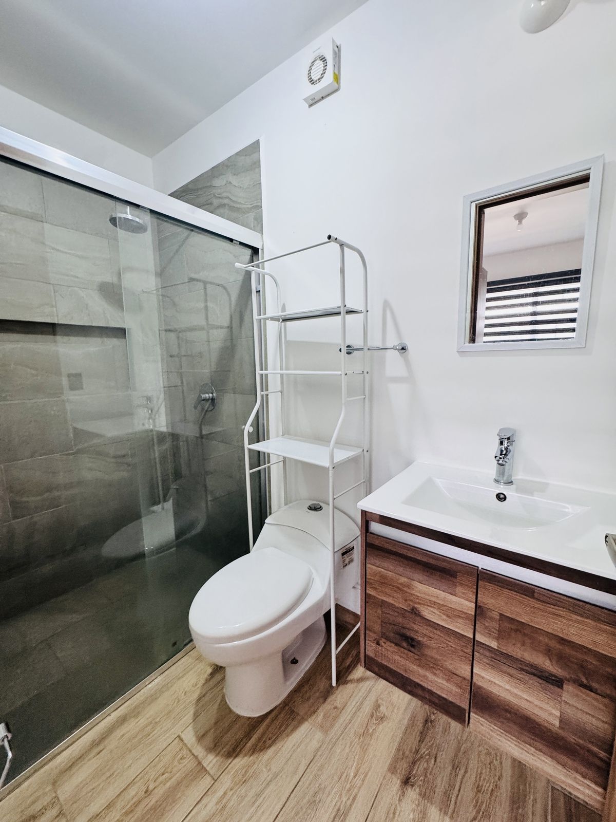 7 de 22: BAÑO REC SECUNDARIA PLANTA BAJA