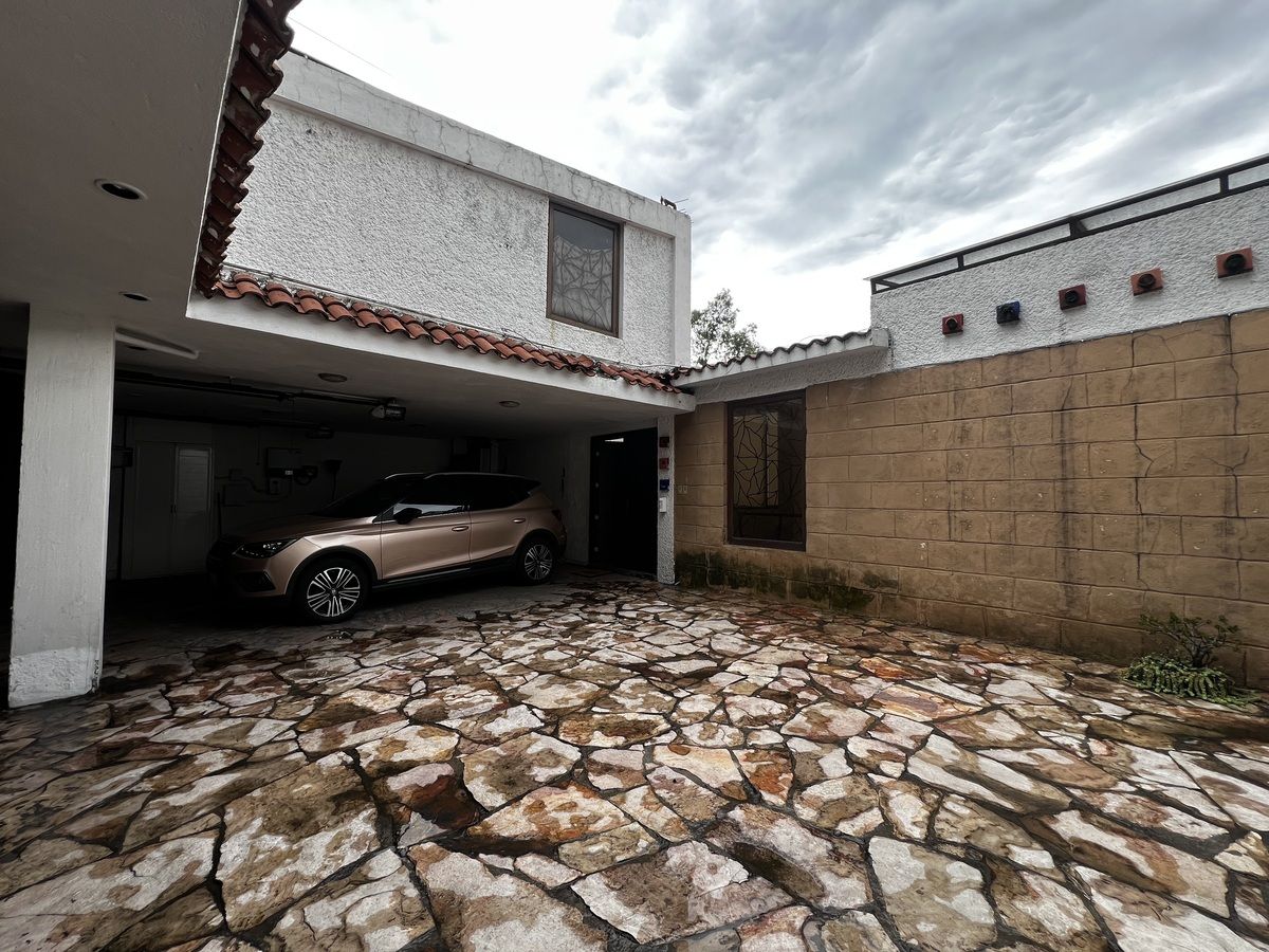 41 of 41: Estacionamiento