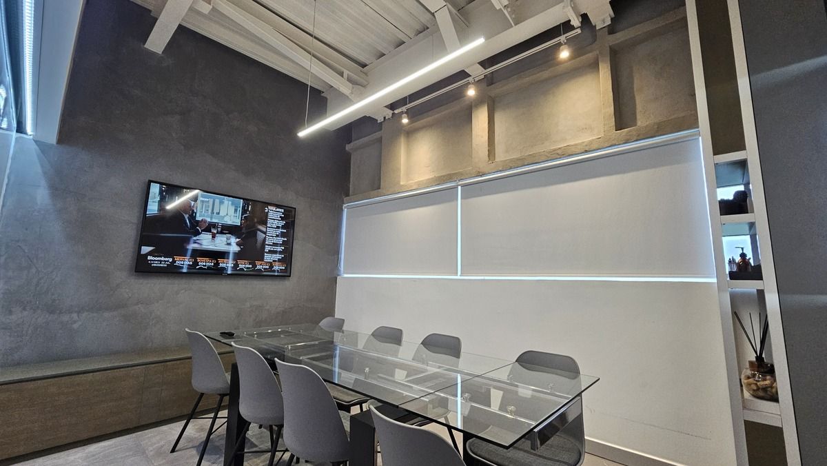 4 of 19: Sala de juntas