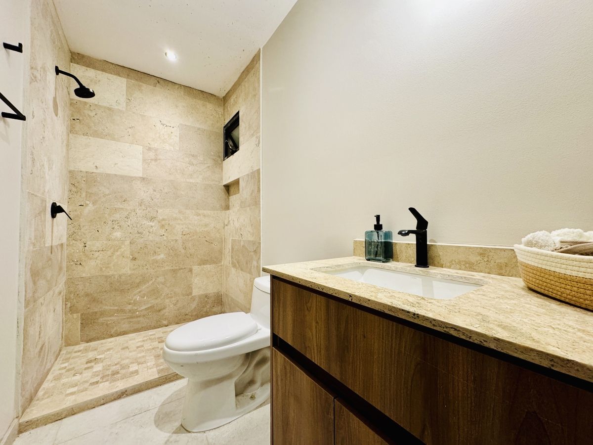 5 de 11: Baño completo para área flex y área social