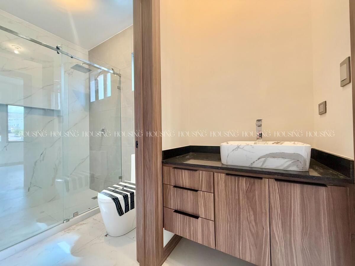 23 de 26: Baño Recámara secundaria 1